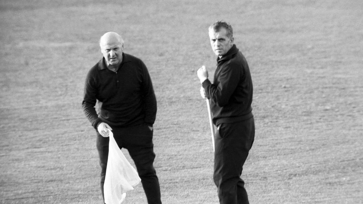 Die längste Trainer-Amtszeit beim VfB rührt aus der Anfangszeit der Bundesliga: Kurt Baluses (r.) war vier Jahre, sieben Monate und 24 Tage im Amt