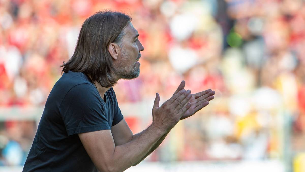 Nach dem schlechten Start wurde in der Defensive noch einmal aufgerüstet, mit Stephan Lichtsteiner, Felix Uduokhai und Tin Jedvaj drei Abwehrspieler geholt. Die Mannschaft fand immer mehr in die Spur. Nach der Hinrunde steht Platz zehn zu Buche. Die späten Korrekturen zahlen sich aus