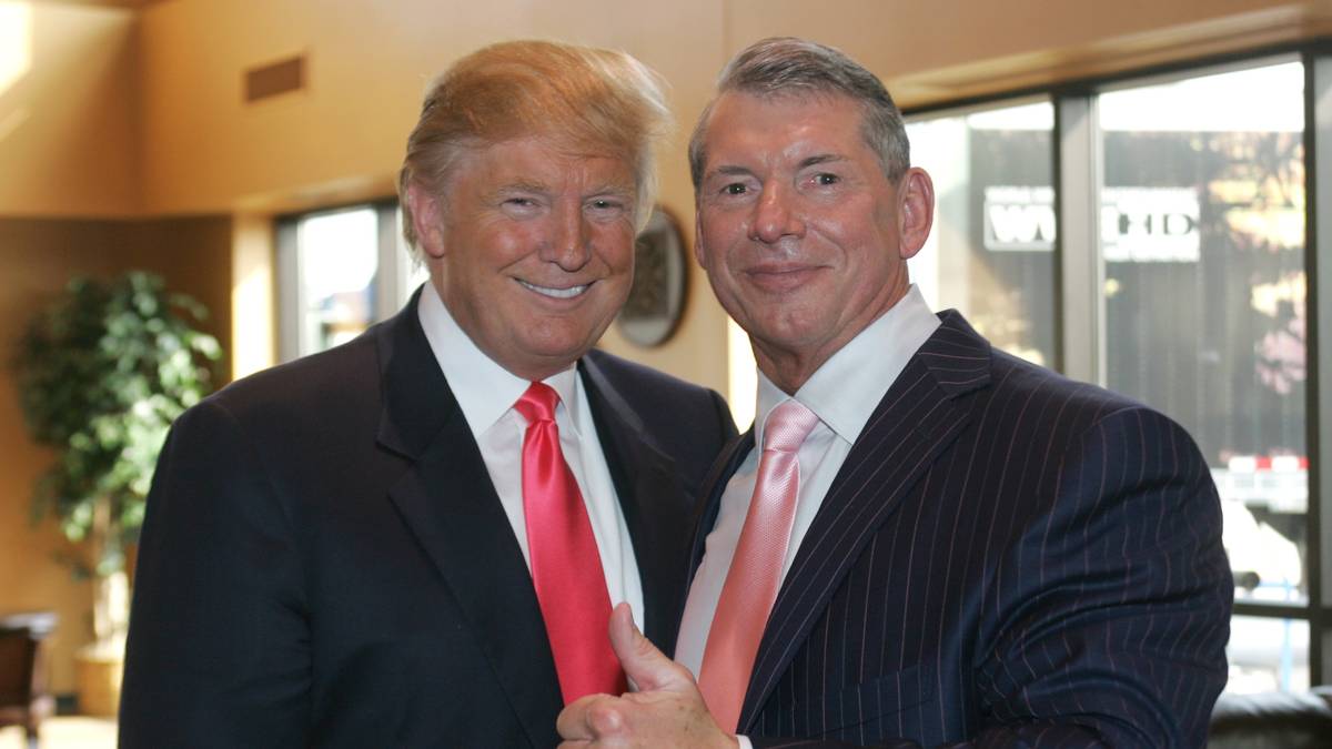 Donald Trump (l.) und Vince McMahon sind langjährige Geschäftsfreunde