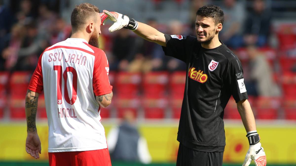 PLATZ 30: Andre Weis (Jahn Regensburg): Weisse Westen: 0 - Gegentore 4