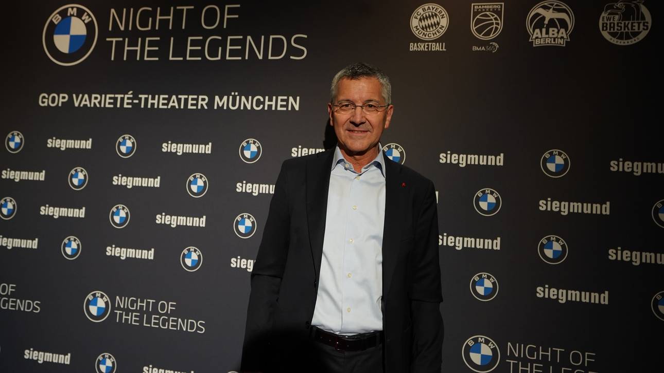 Herbert Hainer freute sich über die Ehrung der Basketball-Legenden