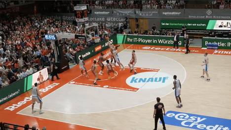 Die BBL-Highlights der Basketball-Partie Fitness First Würzburg Baskets - SKYLINERS Frankfurt im Video. 