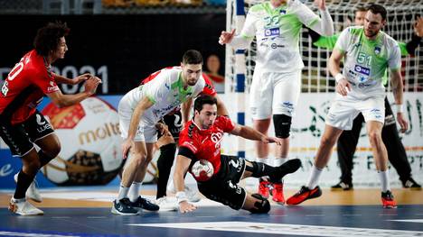 Die Slowenen (in Weiß) sind bei der Handball-WM nach dem Remis gegen Ägypten ausgeschieden