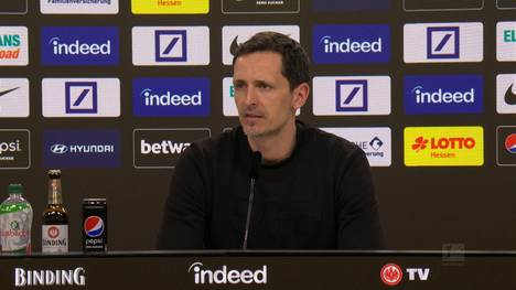Angesprochene auf eine mögliche Beteiligung von Kevin Trapp an den Gegentoren von Eintracht Frankfurt, stellt sich SGE-Coach Dino Toppmöller vor seinen Keeper. 