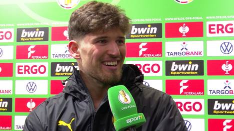 Dortmunds Gregor Kobel parierte zweimal im direkten Duell mit Bochums Christopher Antwi-Adjei. Nach dem Spiel strahlte der BVB-Torwart regelrecht.