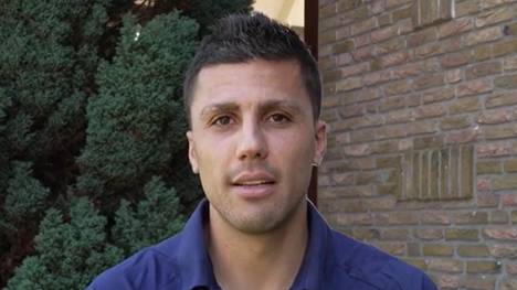 Der Matchwinner des Champions-League-Finales, Rodri, rekapituliert den Gewinn des Henkelpotts und möchte die neu gewonnene Erfahrung an die jungen Spieler seiner Mannschaft weitergeben.