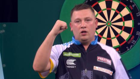 Chris Dobey schlägt bei seinem Auftaktmatch der Darts-WM 2024 William O'Connor in spannenden Match 3:2 und zieht in die dritte Runde ein.