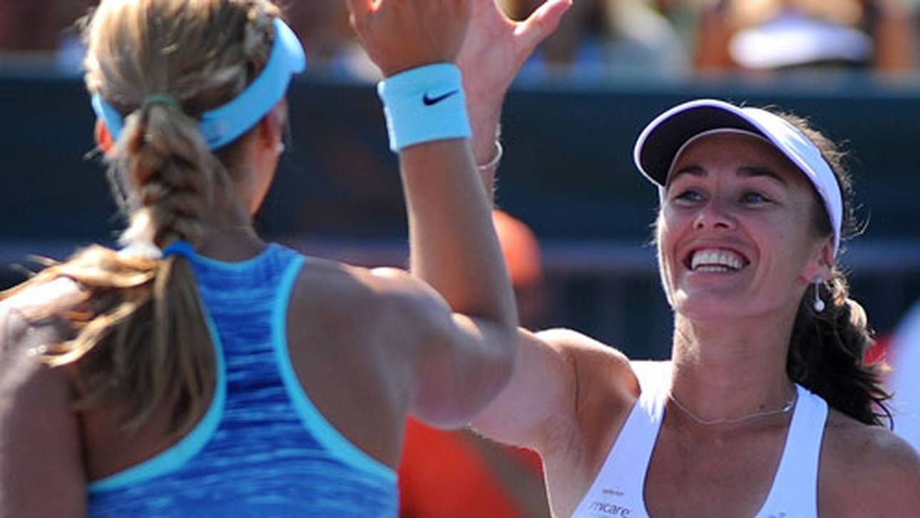 Lisicki steht mit Hingis im Finale