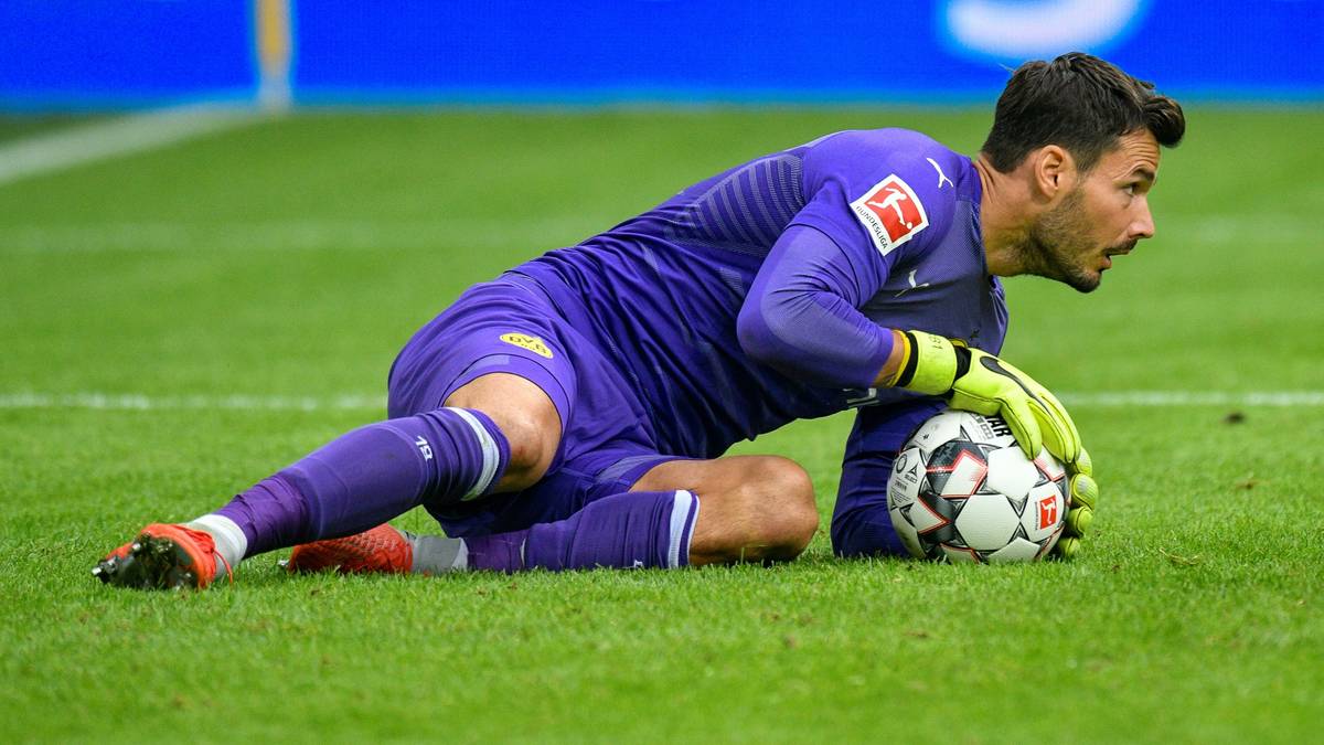 PLATZ 4: ROMAN BÜRKI (Borussia Dortmund): Weisse Westen: 10 - Gegentore: 40