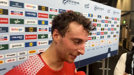 Deutschland könnte mit einem Sieg gegen Spanien Österreich helfen, sich für die WM zu qualifizieren. Im Interview reagieren österreichische Nationalspieler darauf.