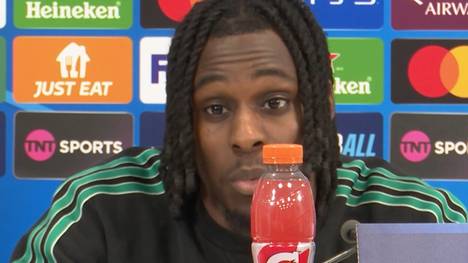 Jeremie Frimpong beschreibt, wie sich Liverpools Situation nach dem Meistertitel verändert hat. Er vergleicht sie mit seinem Ex-Verein Bayer Leverkusen.