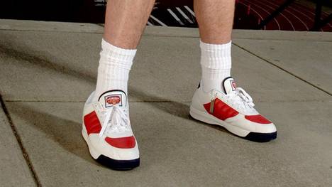 Diese 2006 getragenen Schuhe machen Kevin Love zu LeBron James' Gespött