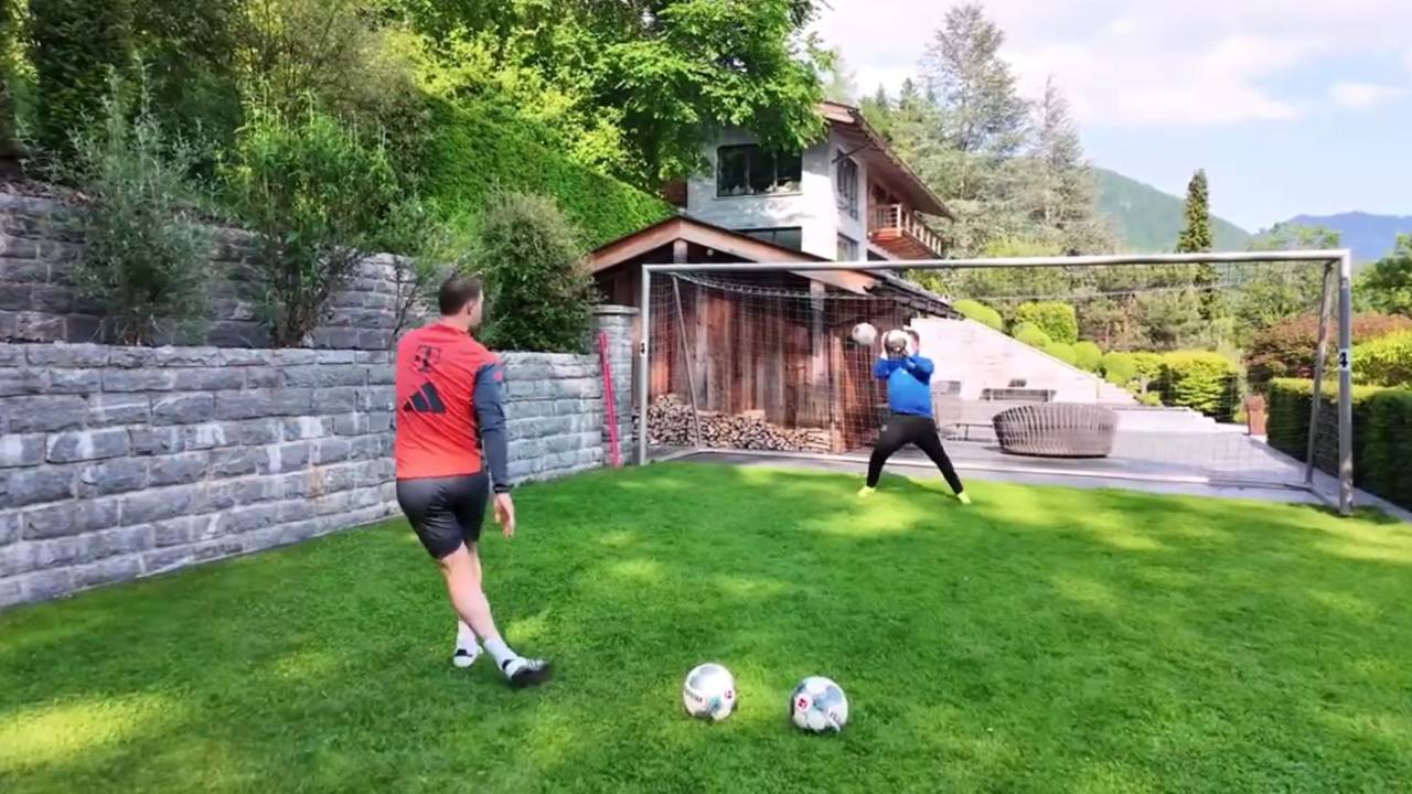 Nanu, Neuer gibt private Trainingseinheit