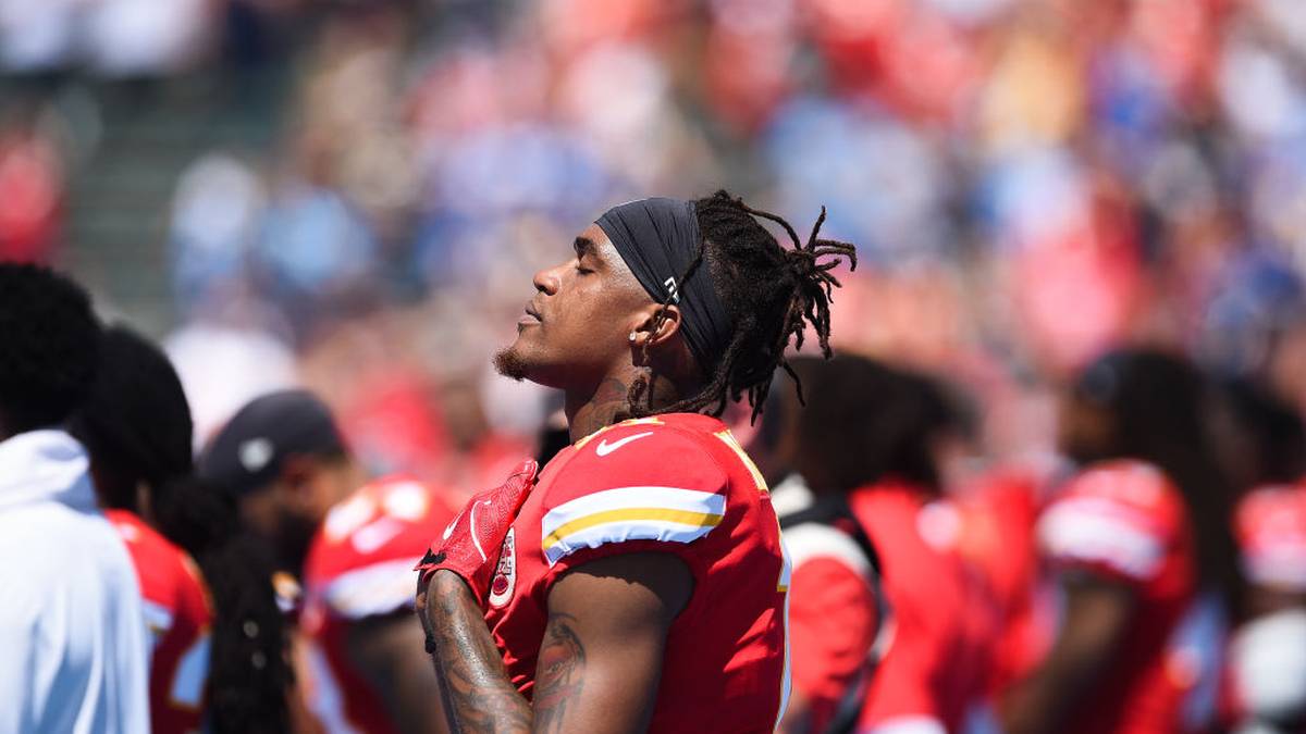 DeMarcus Robinson (Bild) könnte sich mit Rookie Mecole Hardman ein hartes Duell um den Platz hinter Hill und Watkins liefern. Der Zweitrundenpick der Chiefs aus dem diesjährigen Draft fing in Spiel 1 der Preseason beim Sieg gegen die Bengals direkt einen Touchdown