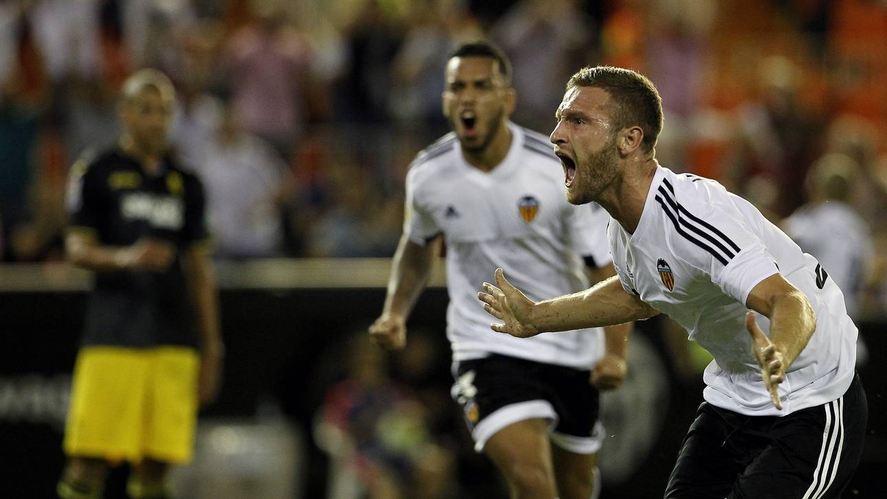 Mustafi köpft Valencia zum Sieg
