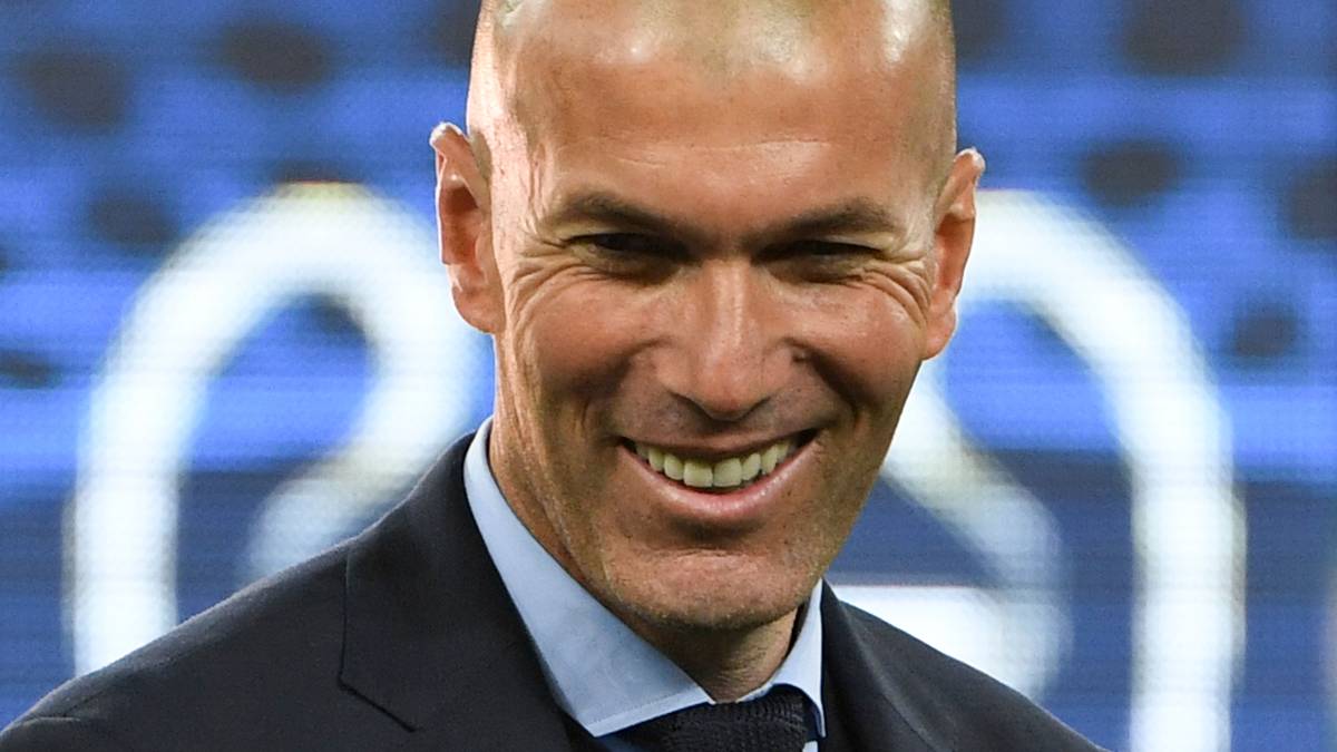 ZINEDINE ZIDANE (45, Vertrag angeblich bis 2020): Der Franzose will auch nach dem Königsklassen-Hattrick weitermachen. Er fühlt sich wohl, Perez und er gehen wie Vater und Sohn miteinander um. Die meisten Spieler und Fans lieben ihn 