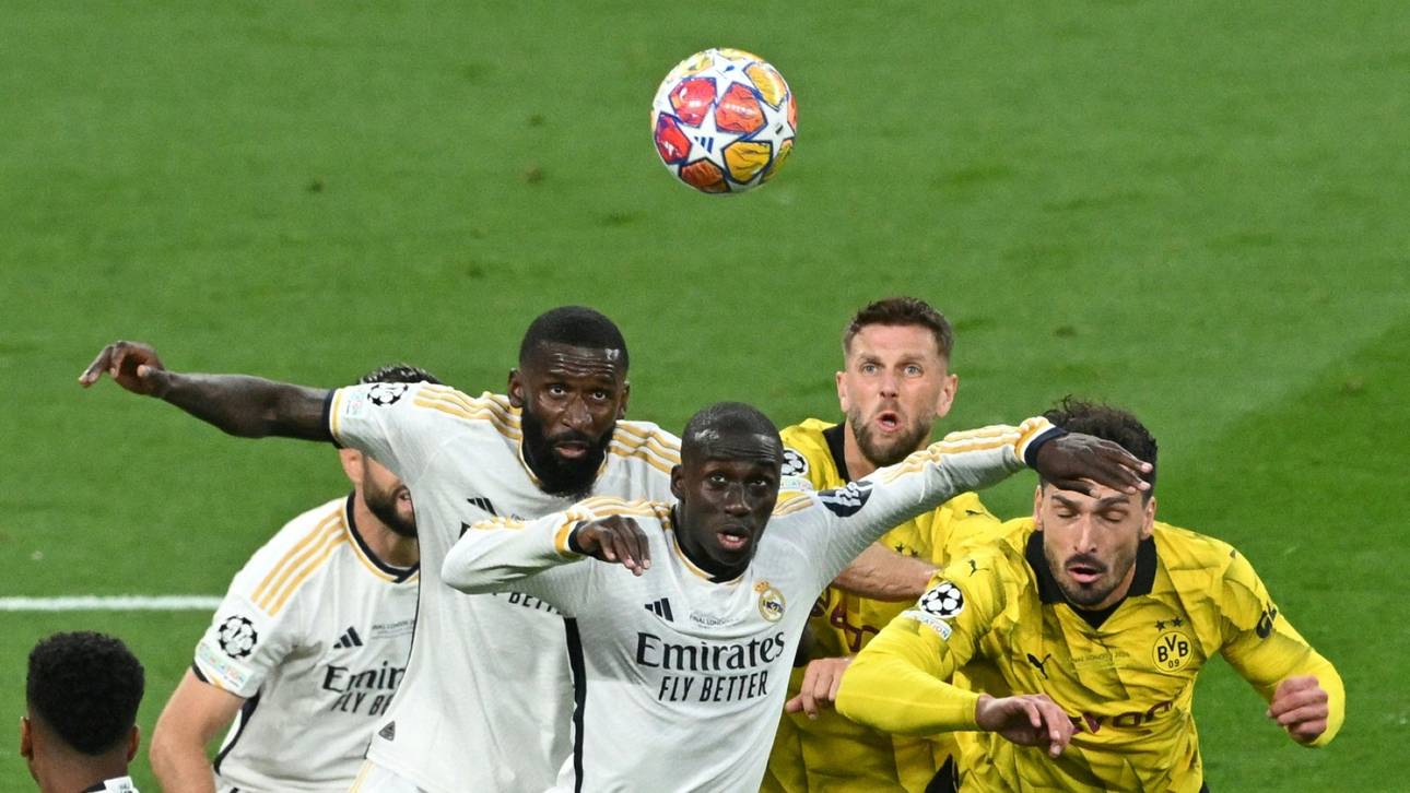 Rüdiger (Nr.22) und Hummels (r.) im Finalduell