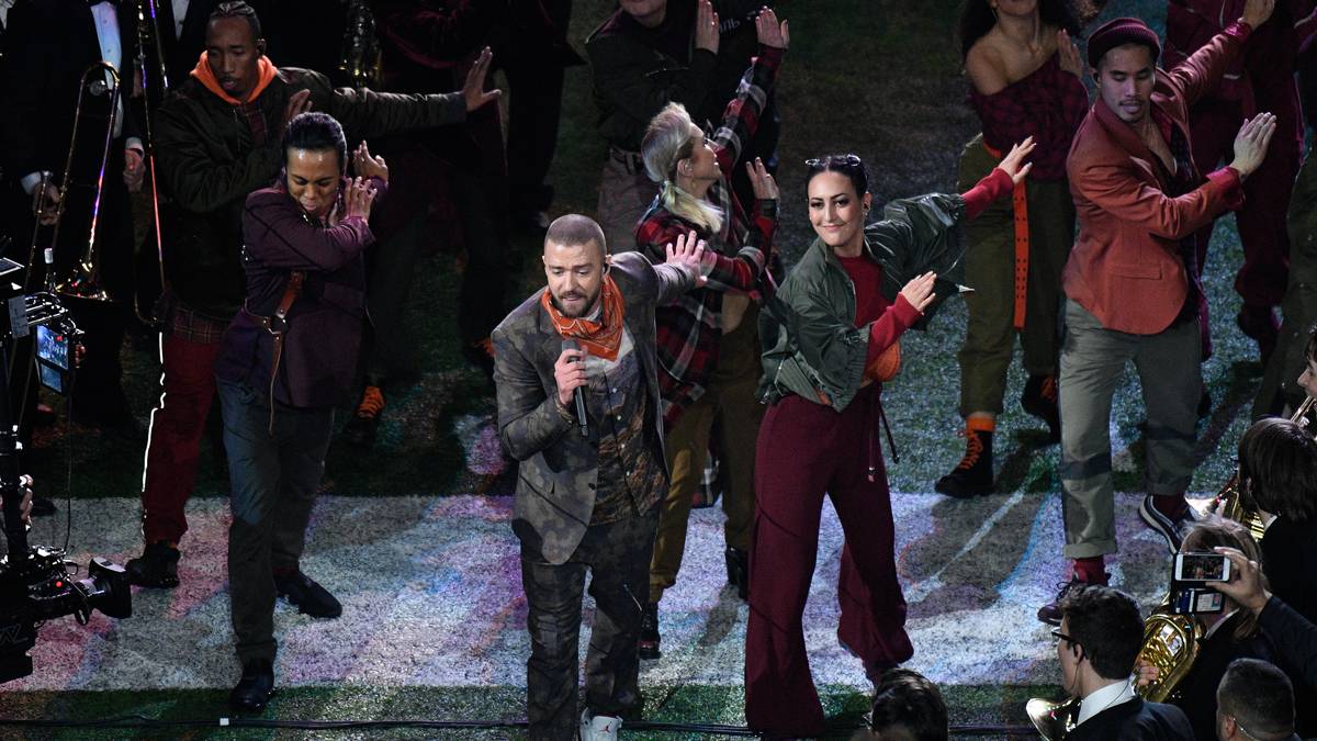 Da ist er also wieder! 14 Jahre nach der sogenannten "Nippelgate"-Affäre darf Justin Timberlake wieder in der Halbzeitshow des Super Bowls auftreten. Beim Duell zwischen den New England Patriots und den Philadelphia Eagles lässt es JT in Minneapolis richtig krachen. SPORT1 hat die besten Bilder der Halbzeitshows