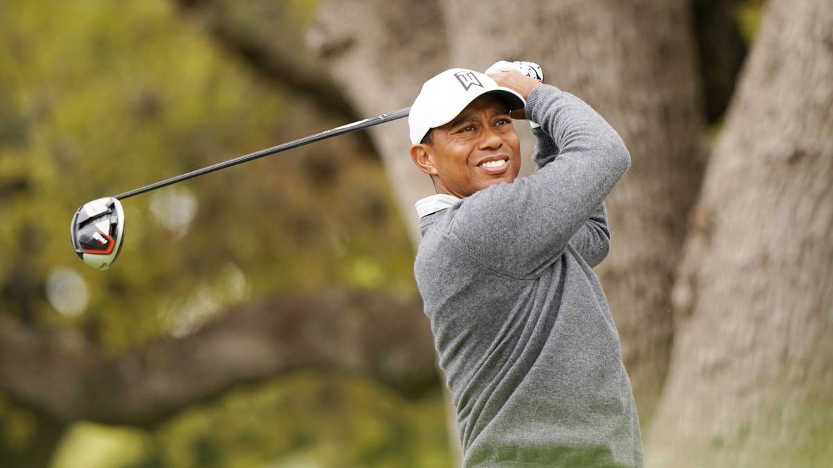 TIGER WOODS - 42 MILLIONEN DOLLAR: Der 43-Jährige gehört zwar schon länger nicht mehr zur Weltspitze im Golf, seine glanzvolle Vergangenheit macht ihn aber noch zu einem der bestbezahlten Sportler der Welt. Woods wird unter anderem von Nike und Bridgestone gesponsert, auch Energy-Drink Monster Energy setzt auf den "Tiger"