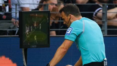 Die EM ist bei den deutschen Schiedsrichtern auch Wochen nach dem Finale noch auf ganz unterschiedliche Weise präsent. Insbesondere ein heikles Thema beschäftigt die Unparteiischen vor der neuen Bundesliga-Saison.