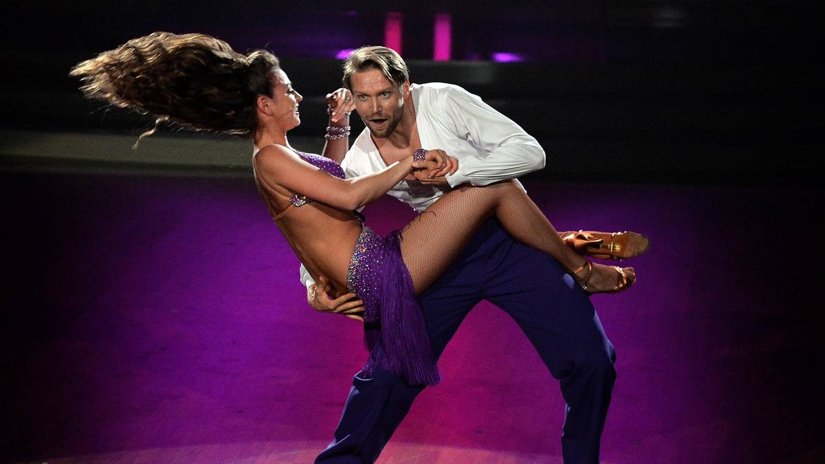 JULIUS BRINK: Der Beachvolleyball-Olympiasieger machte es besser als der Ex-Fußballer. Er schied erst kurz vor dem Halbfinale von "Let's Dance" aus 