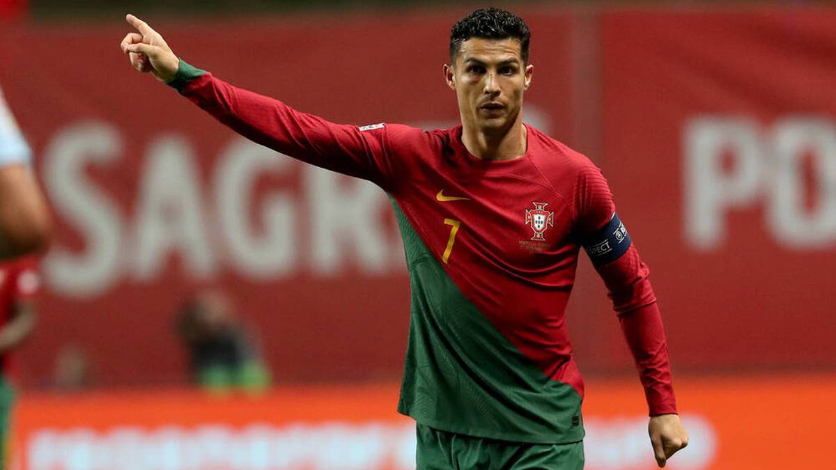 Cristiano Ronaldo im rot-grünen Heimtrikot