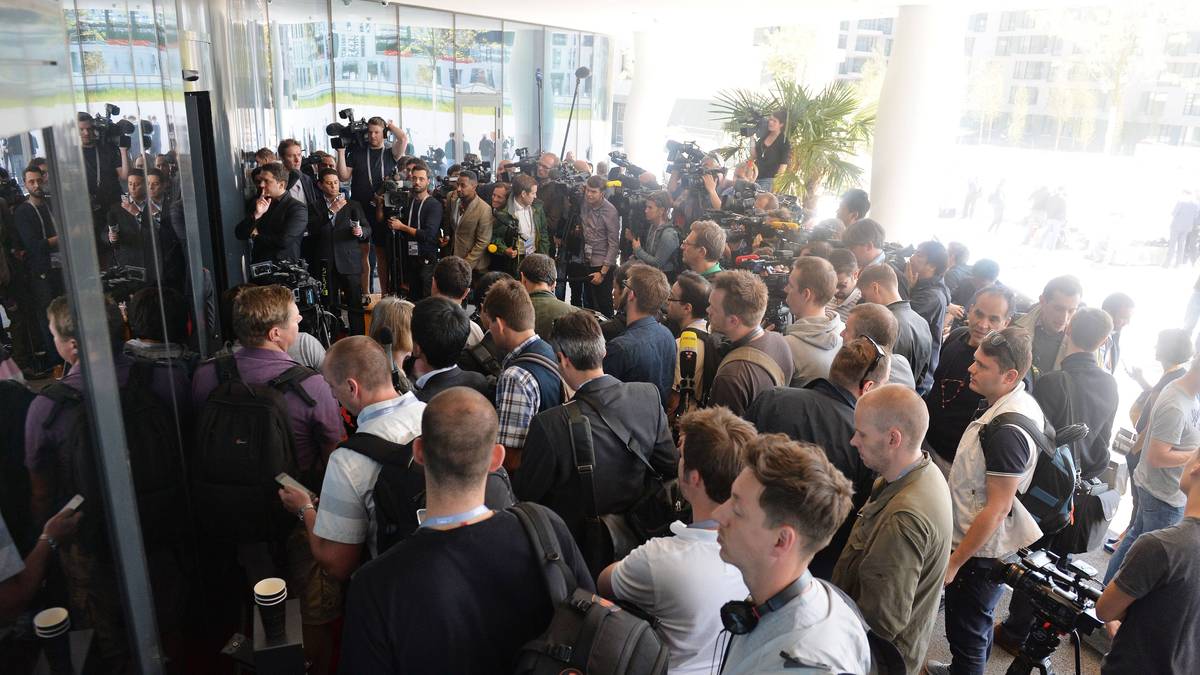 Das Medieninteresse ist riesig. Die Meldung der sieben Festnahmen hat weltweit für Schlagzeilen gesorgt