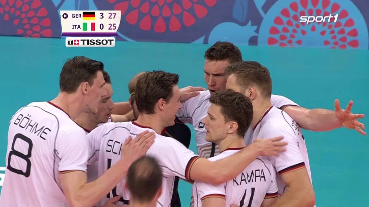 Volleyballer schlagen Italien