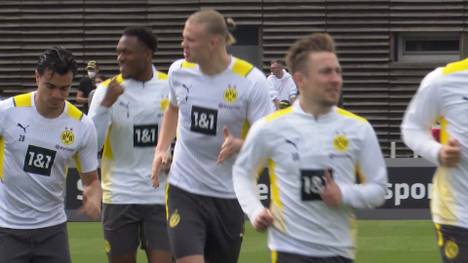 Der Stürmerstar Erling Haaland ließ sich bei seinem Abschied nicht lumpen. Für rund eine halbe Millionen Euro gab es Luxusuhren für Teamkameraden und Staff.