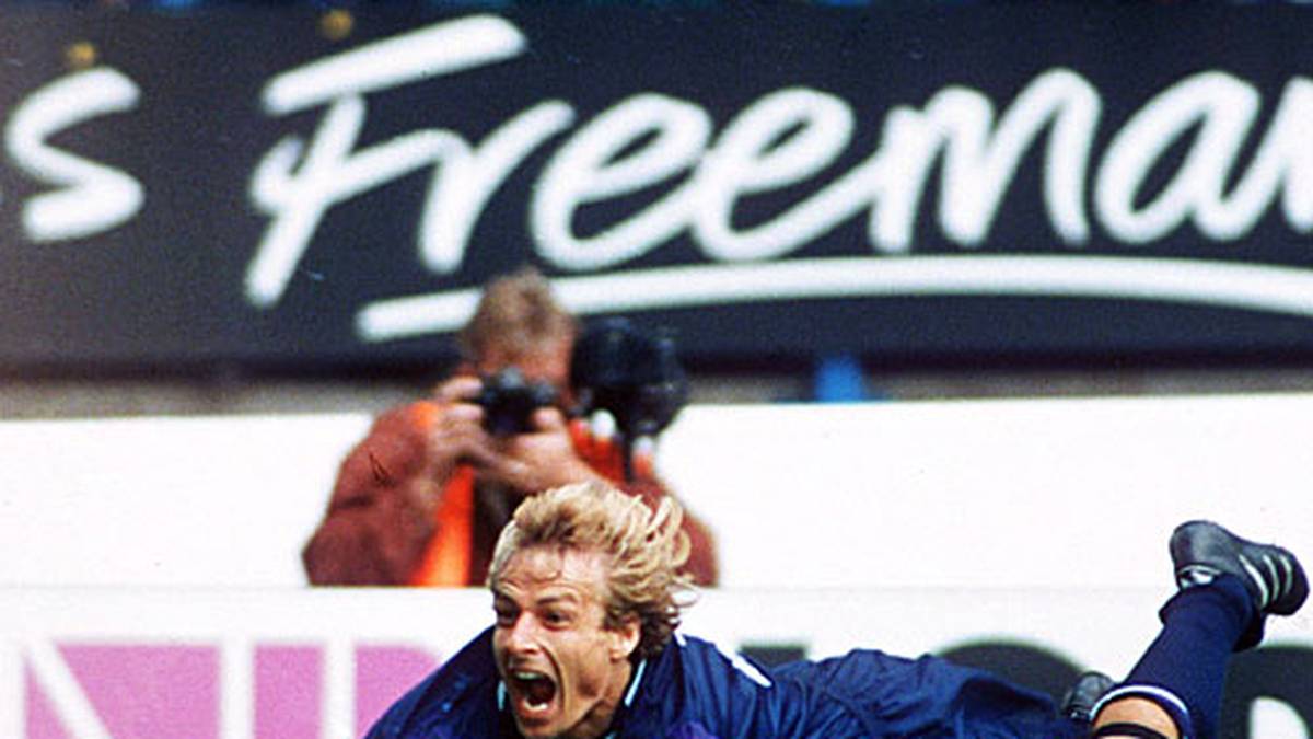 Jürgen Klinsmann ist der "Erfinder" des "Diver". Das erste Mal zelebrierte er ihn 1994 im Trikot der Tottenham Hotspur