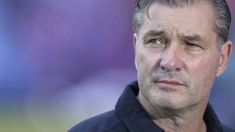 BVB-Sportdirektor Michael Zorc verteidigt die Mannschaft