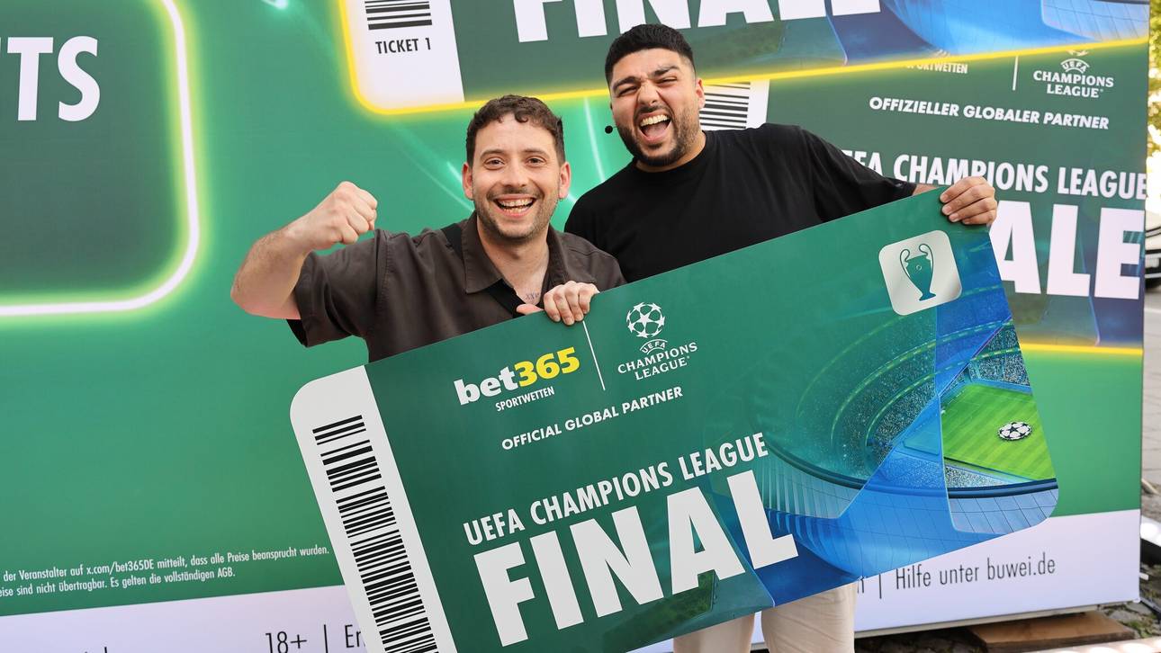 Ein glücklicher Gewinner von zwei Champions-League-Finaltickets beim "Big Ticket Giveaway Game" 