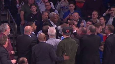 Knicks-Legende Charles Oakley prügelt sich im Madison Square Garden