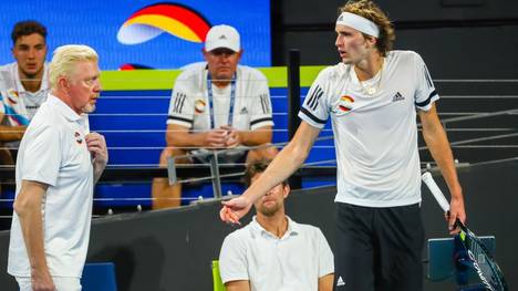 Alexander Zverev (r.) leistet sich beim ATP Cup diverse Ausraster