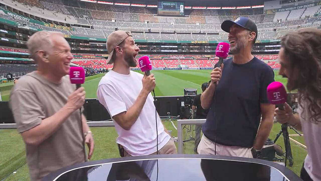 Ein Satz reicht: Klopp und Müller brechen in Gelächter aus