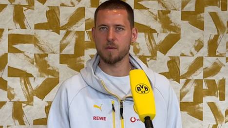 Die Personalie Karim Adeyemi polarisiert beim BVB weiterhin. In einer Medienrunde spricht Waldemar Anton über seinen Mitspieler und darüber, wie die Mannschaft mit der Situation umgegangen ist.