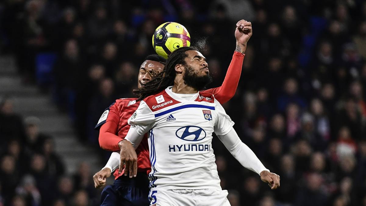 Bei OL wird Denayer Stammspieler und Abwehrchef. Dazu ist der Mann mit dem Rasta-Zopf wieder an einem Platz in der belgischen Nationalmannschaft dran. Sein Marktwert steigt und steigt und liegt mittlerweile bei 13 Millionen Euro