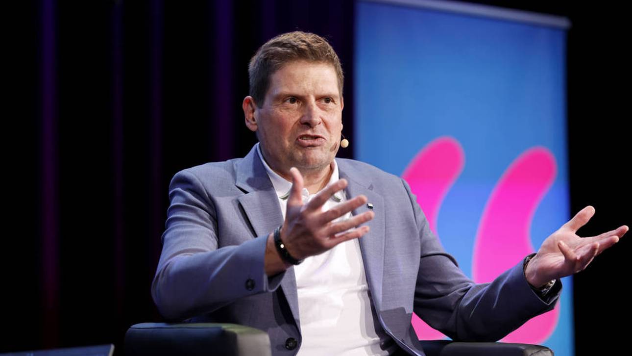 Tour-Zoff: Ullrich schaltet sich ein