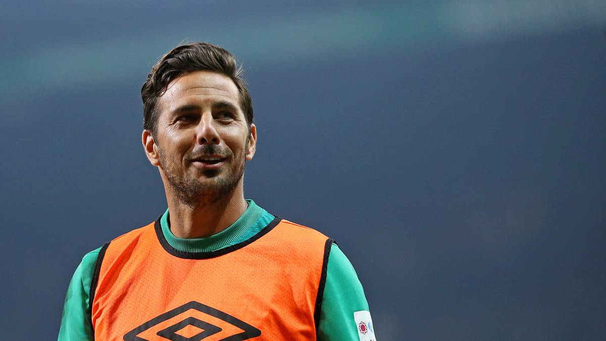 Nach über 20 Jahren ist jedoch ein Ende in Sicht. Pizarro hat angekündigt, im Sommer 2020 seine Fußballschuhe an den Nagel zu hängen. Bis dahin könnte er bestimmt den einen oder anderen Rekord noch knacken oder ausbauen