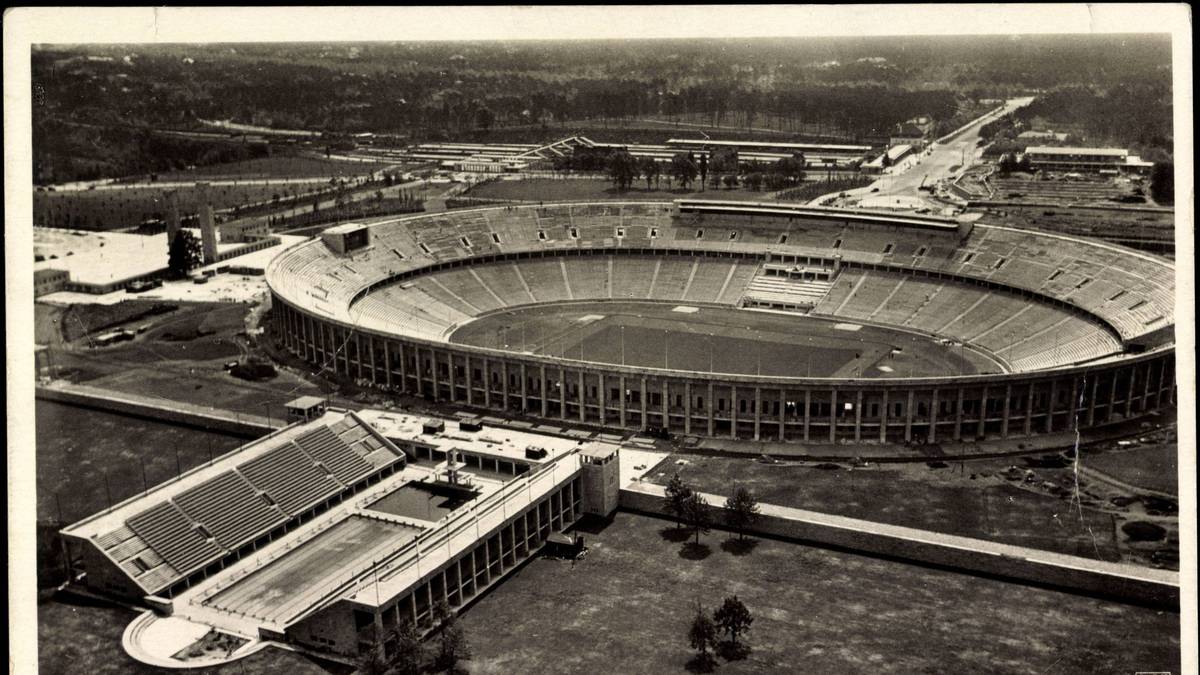 Das Olympiastadion in Berlin wurde 1936 fertiggestellt und Austragungsort von Meisterschafts- und Pokalendspielen