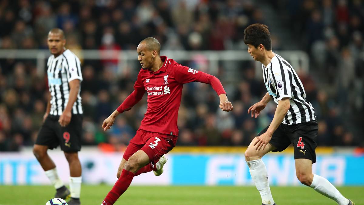 MITTELFELD/STURM - FABINHO: Abräumer im defensiven Mittelfeld. Hart, aber zumindest meistens herzlich. Nicht zu Luis Suarez im Rückspiel gegen Barcelona. Der träumt heute noch von der Attacke des Brasilianers, der dafür mit Gelb davon kam