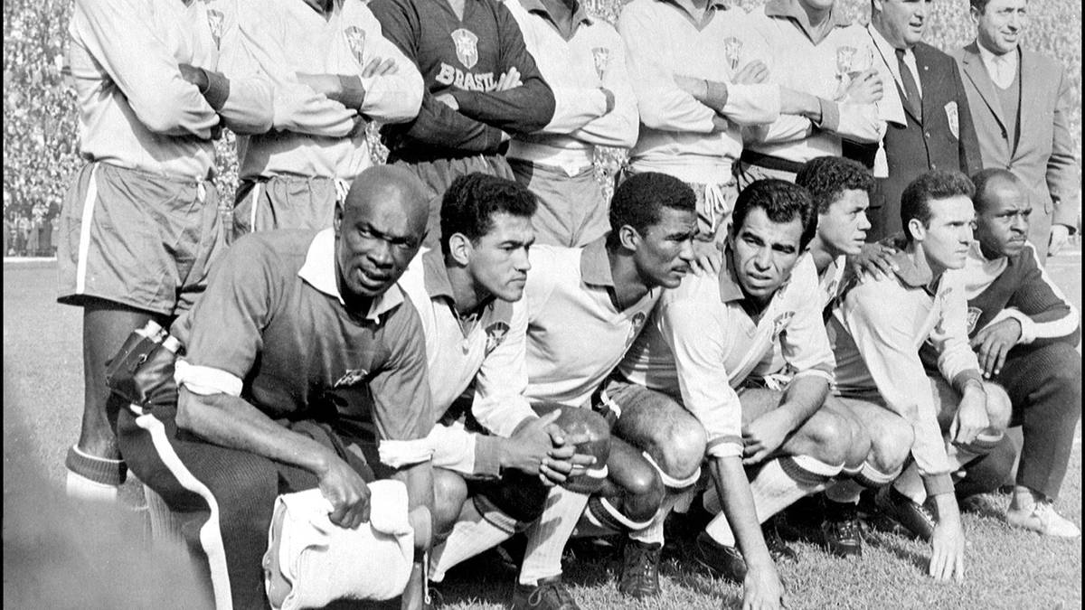 DIDI (2.v.l. unten): Der erste Brasilianer mit Rang und Namen bei den Königlichen war Nationalspieler Didi ab 1959. Der erste Brasilianer überhaupt in Reals Historie war aber Fernando Giudicelli im Jahr 1935