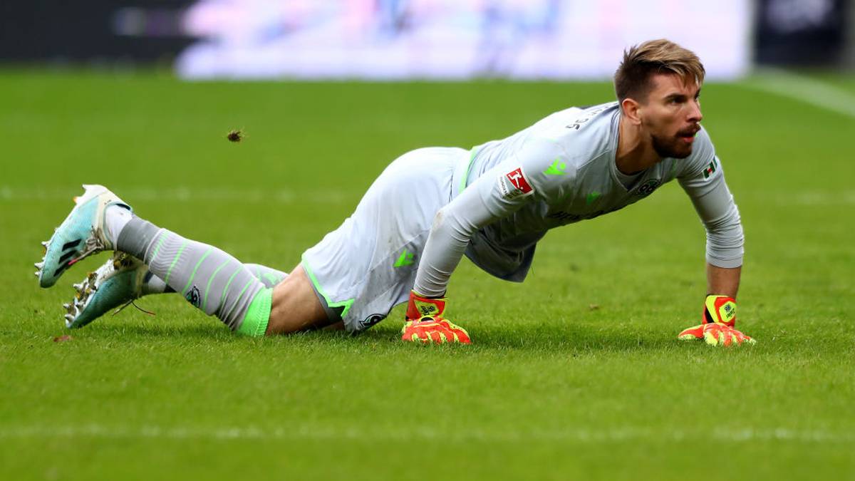 Seit längerer Zeit ist er kein Kandidat mehr für Löw, bestritt sein letztes Länderspiel im Jahr 2015. Stieg als Stammtorwart mit dem VfB Stuttgart, kehrte dann zu Hannover 96 in die zweite Liga zurück und ist nun Ersatzkeeper beim 1. FC Köln