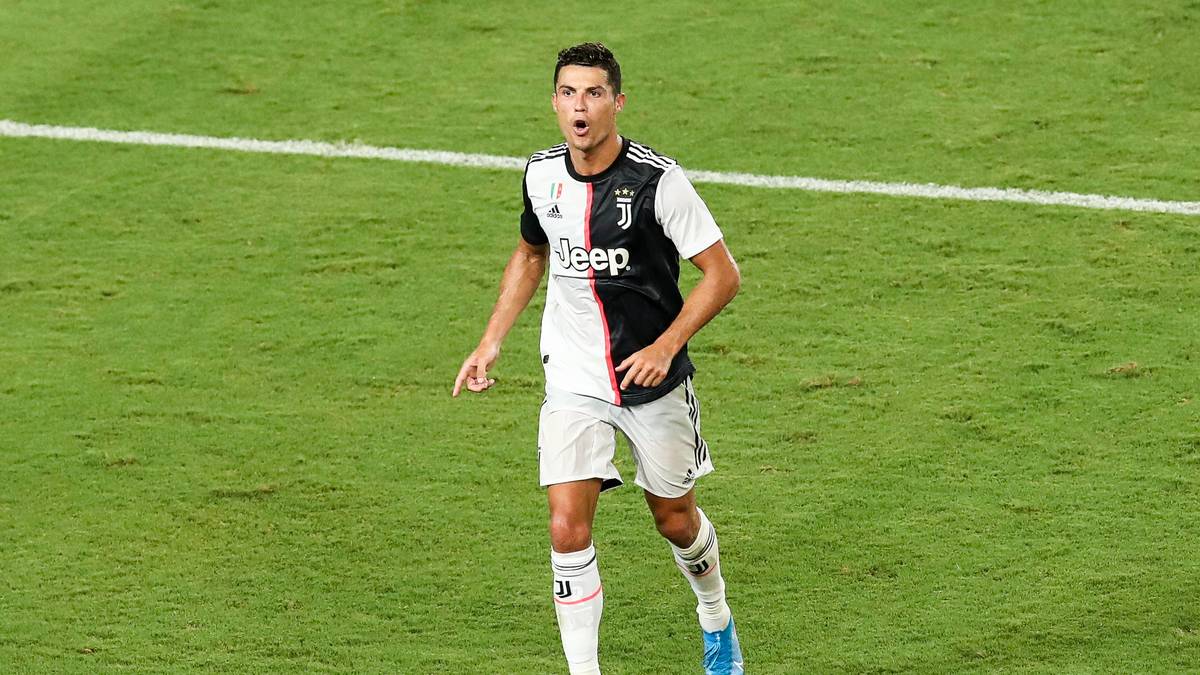 CRISTIANO RONALDO: Bei "CR7" kann man getrost von einem Dauergast unter den Nominierten sprechen. Drei Mal hat der Portugiese die Auszeichnung bereits gewonnen. 28 Tore in 43 Pflichtspielen in dieser Saison für Juventus Turin sind sein Bewerbungsschreiben