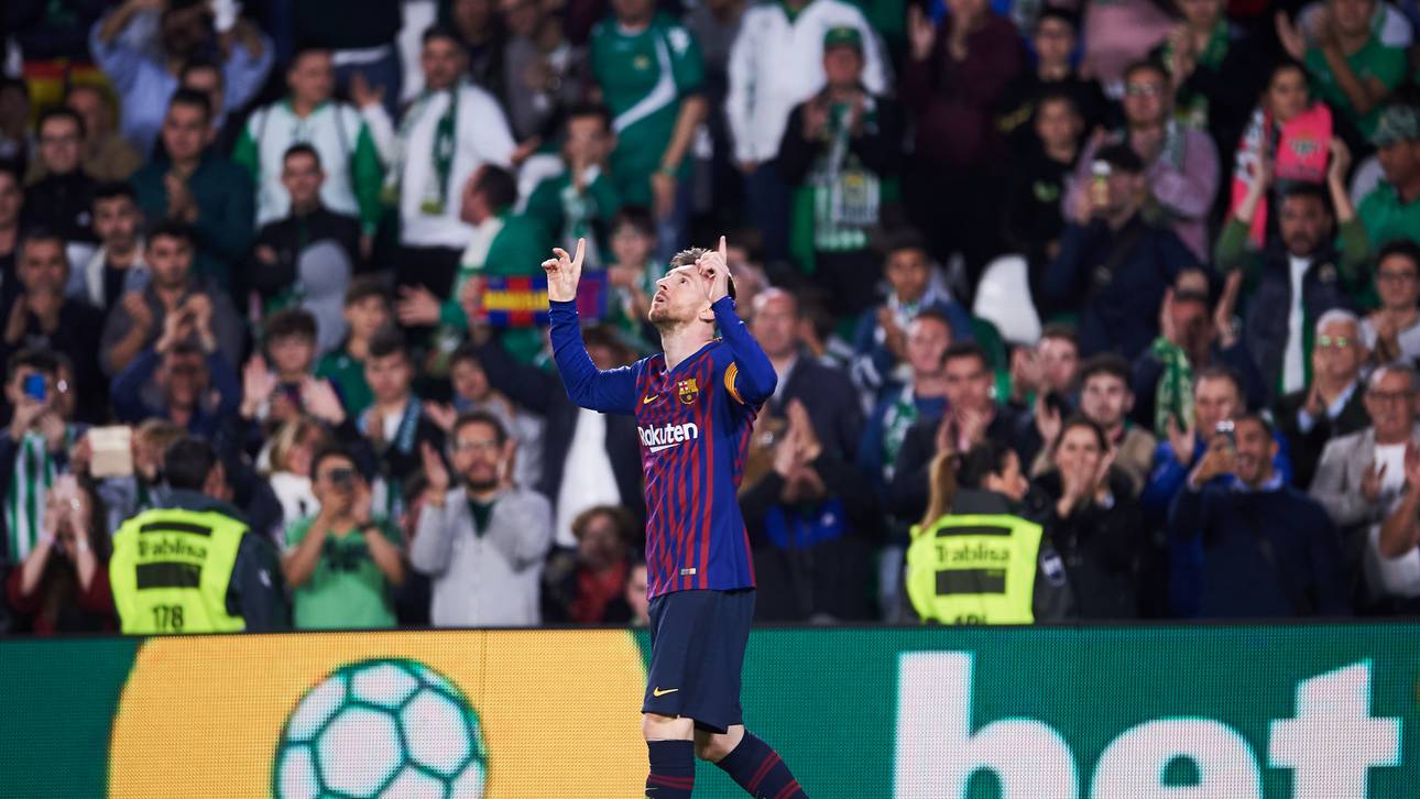 Real Betis Balompie v FC Barcelona - La Liga Bereits seit 2000 ist Lionel Messi beim FC Barcelona und durchlief "La Masia". Mittlerweile ist er das Gesicht des Vereins und folgerichtig auch Topverdiener