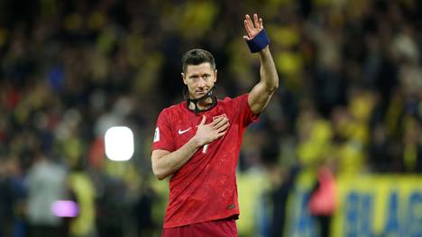 Nach dem Aus im Playoff-Finale deutet Robert Lewandowski seinen Abschied aus der polnischen Fußballnationalmannschaft an.