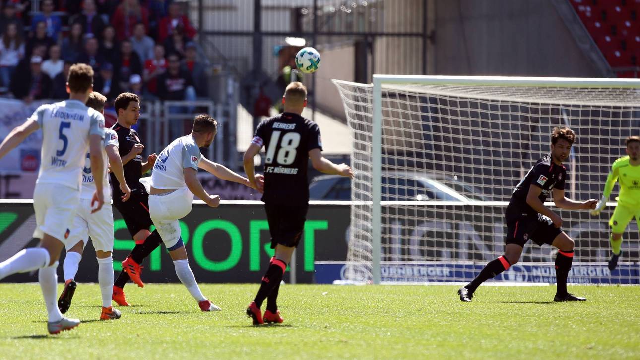 Verhoek mit Ibra-Tor nach Verletzung