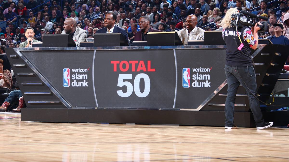 Für diesen gelungenen Versuch erhält Robinson III von der hochkarätig besetzten Jury um die NBA-Legenden Gary Payton, David Robinson, Dominique Wilkins, Alonzo Mourning und Chris Webber 50 Punkte. Das reicht für den Sieg