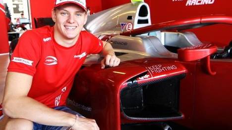 Mick Schumacher und sein neues SportgerÃ¤t fÃ¼r die Formel 2