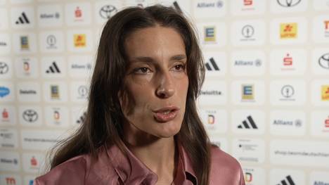 Die ehemalige Tennisspielerin Andrea Petkovic spricht am Tag nach dem knappen Olympia-Aus und Karriereende von Angelique Kerber unter anderem über die Leistung der früheren Weltranglistenersten, so wie den weiteren Verlauf des Turniers.